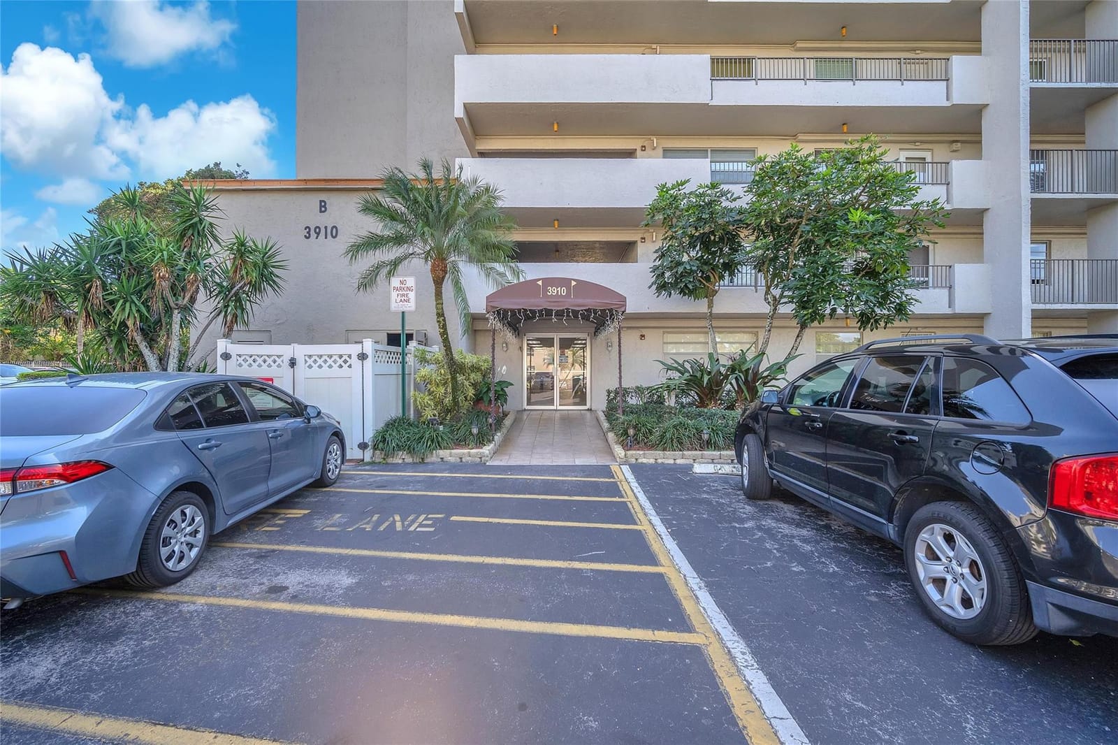 3910 Inverrary Boulevard 308-B — photo 10