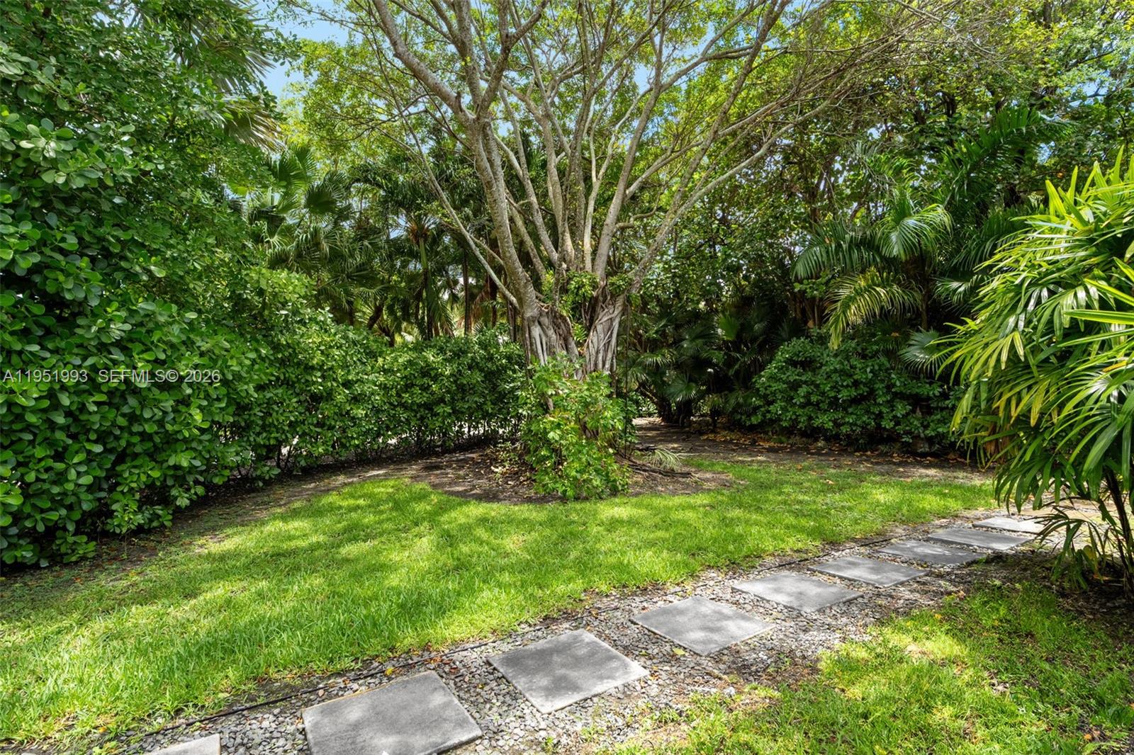 415 Rovino Avenue — photo 12