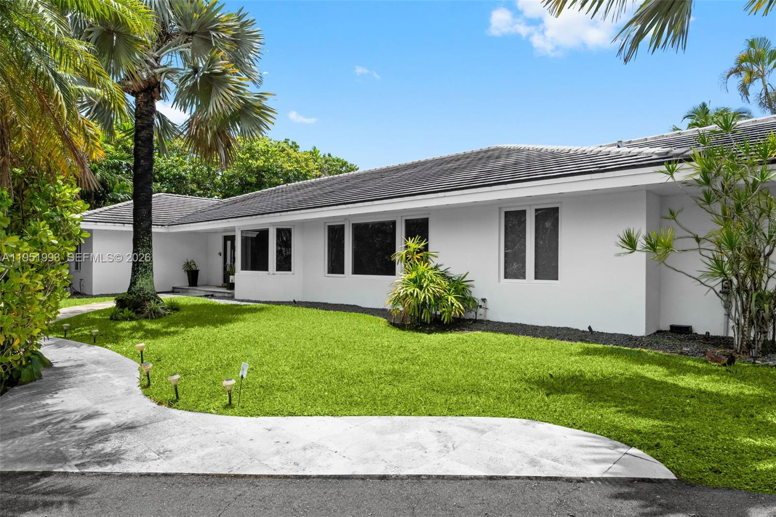 415 Rovino Avenue — photo 9