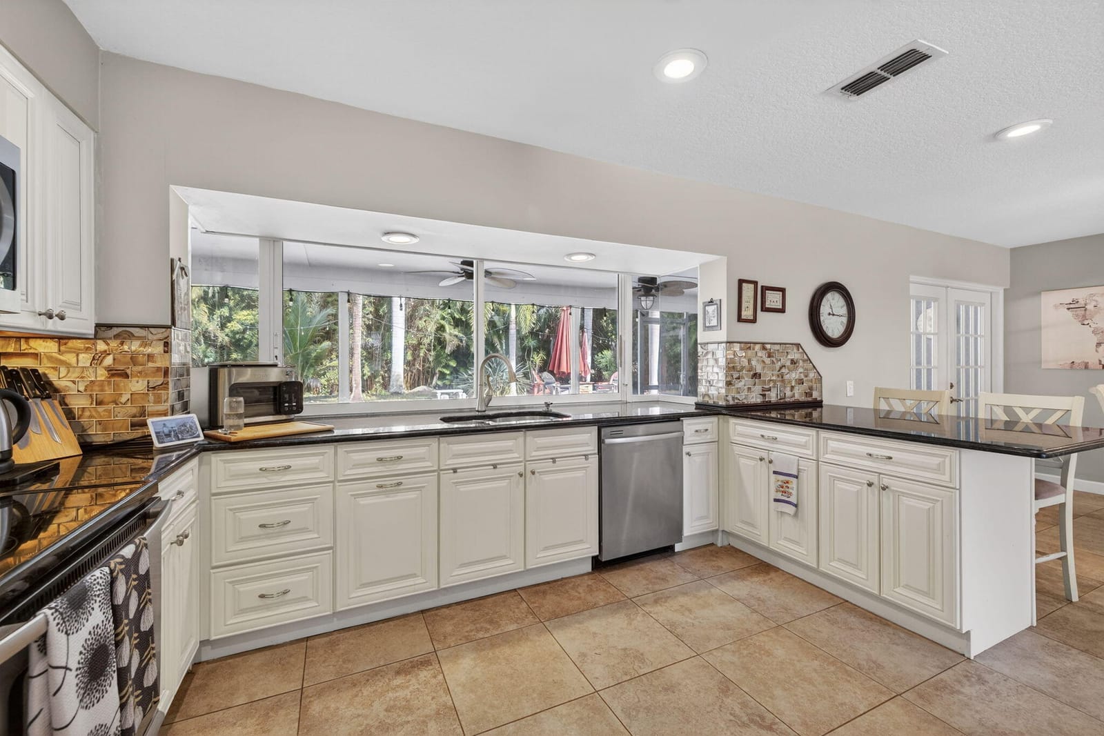 1206 White Oak Lane — photo 4