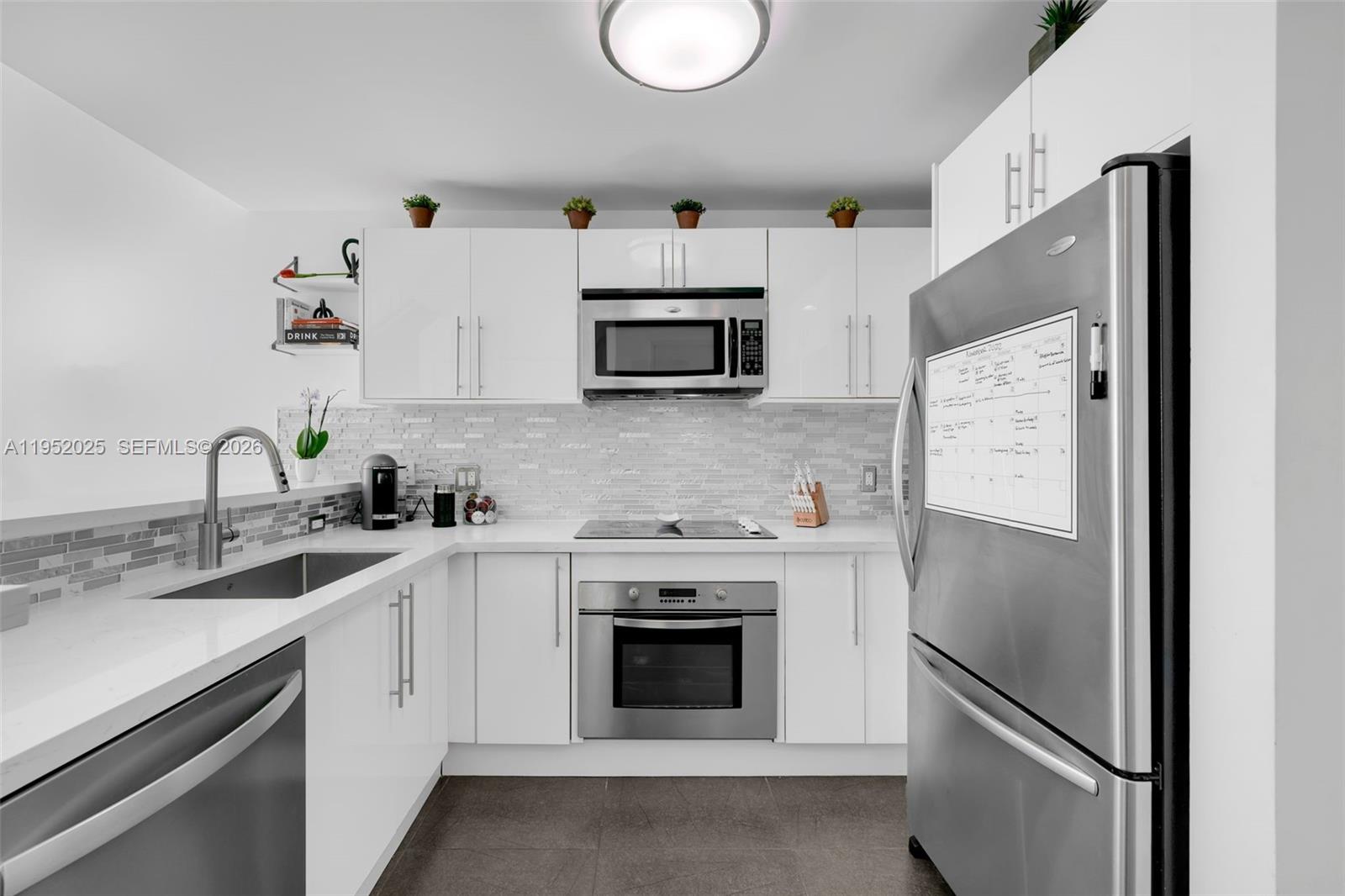 300 S Biscayne Boulevard L-410, Miami, FL 33131 photo 30