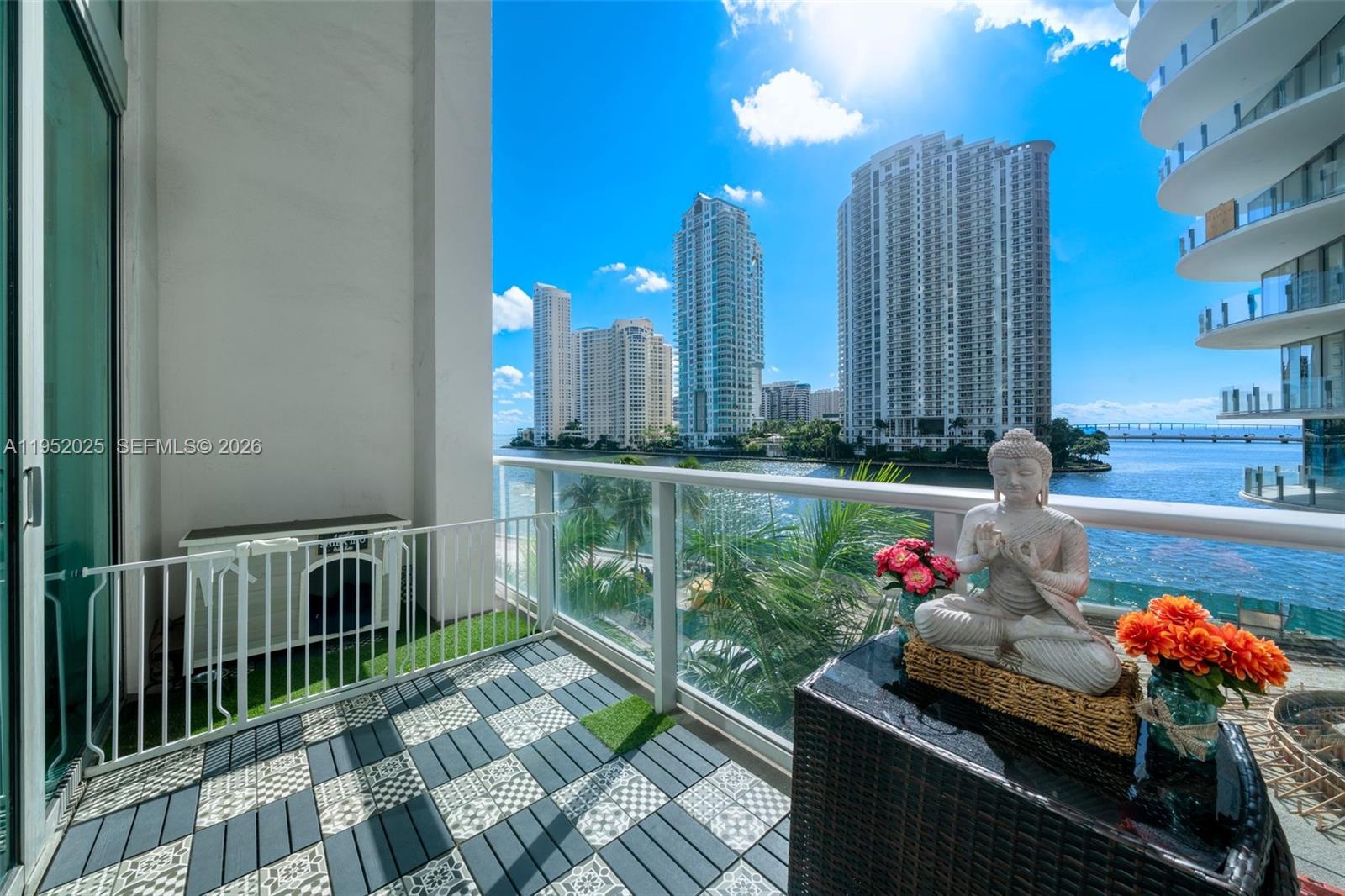 300 S Biscayne Boulevard L-410 — photo 4
