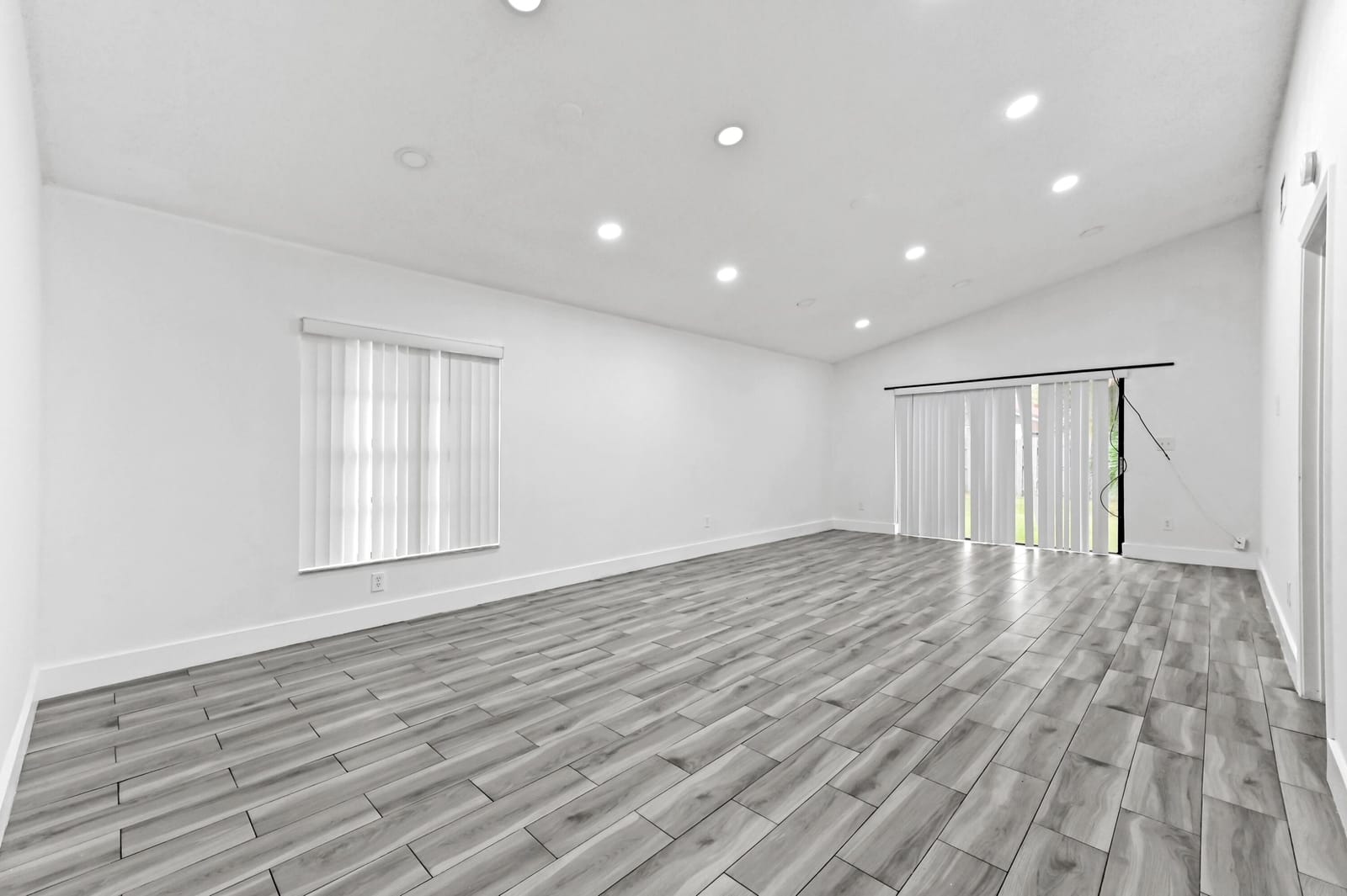 1390 Summit Run Circle, West Palm Beach, FL 33415 photo 5