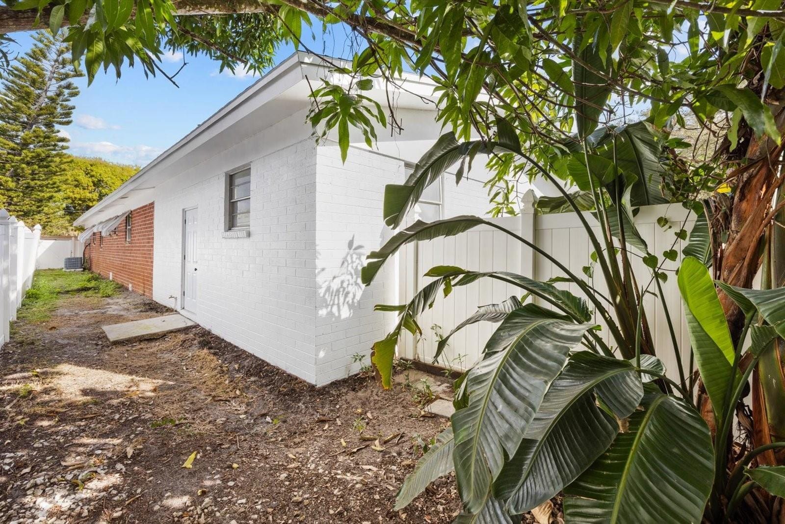 1119 Pine Avenue, Fort Pierce, FL 34982 photo 25