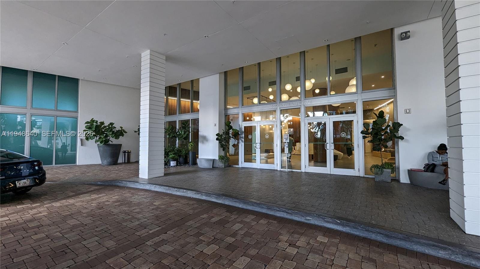 350 S Miami Avenue 702 — photo 5