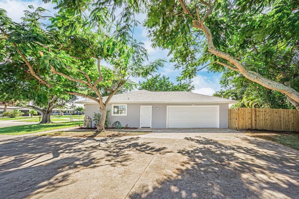 300 Riomar Drive — photo 12