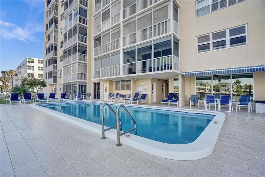 303 N Riverside Drive PH-4 — photo 4