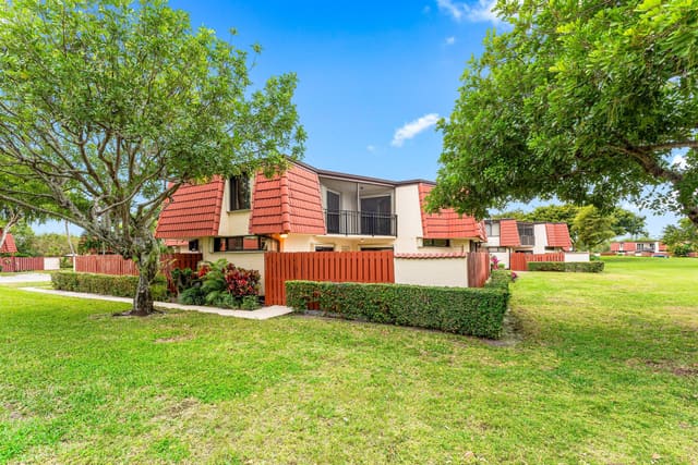 3742 Victoria Drive, sold in Somerset, West Palm Beach, FL