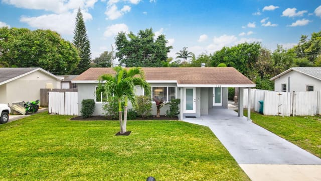 124 SW 11th Avenue, sold in Central Park Annex, Boynton Beach, FL