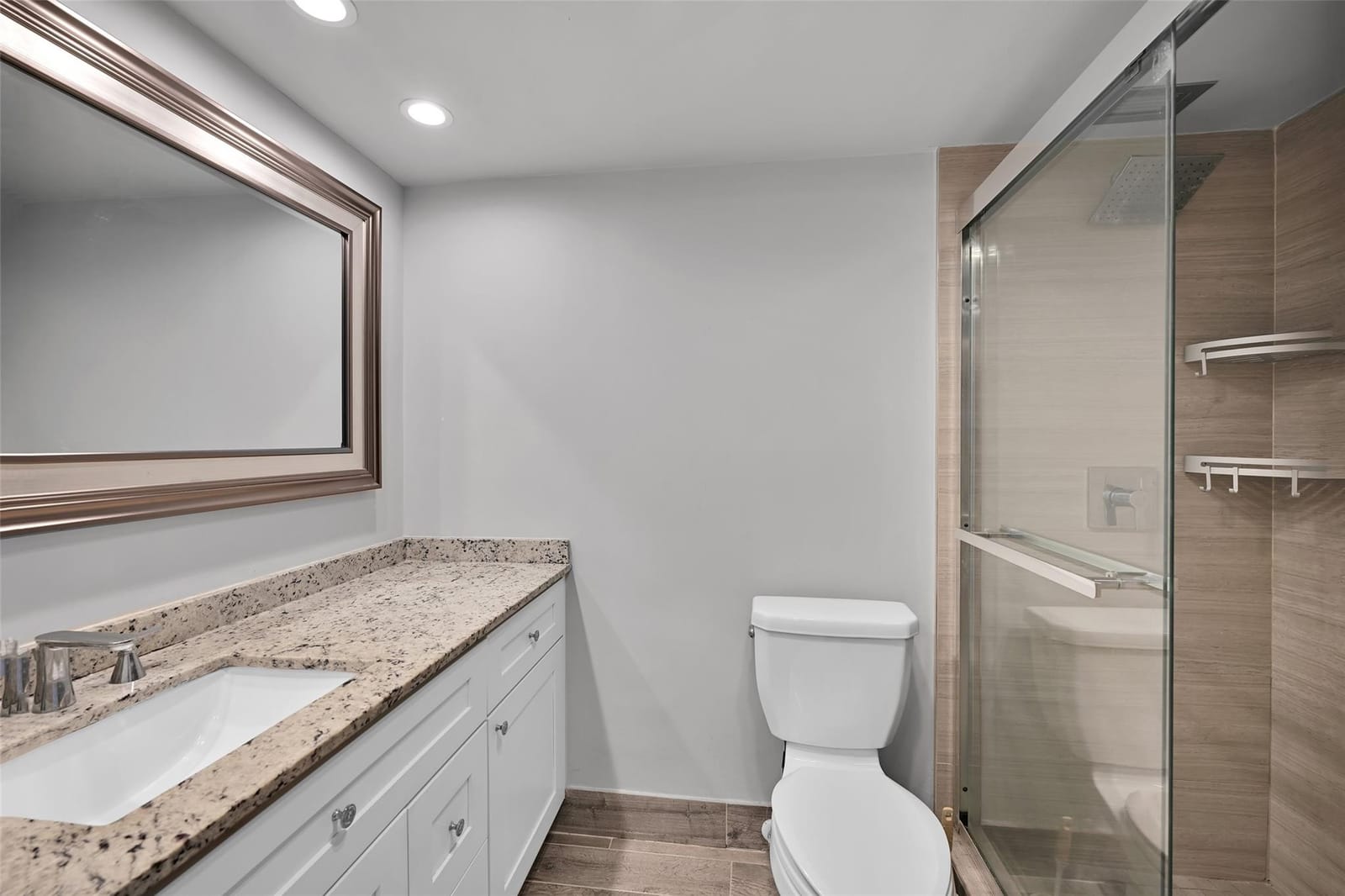 3050 N Palm Aire Drive 909 — photo 12