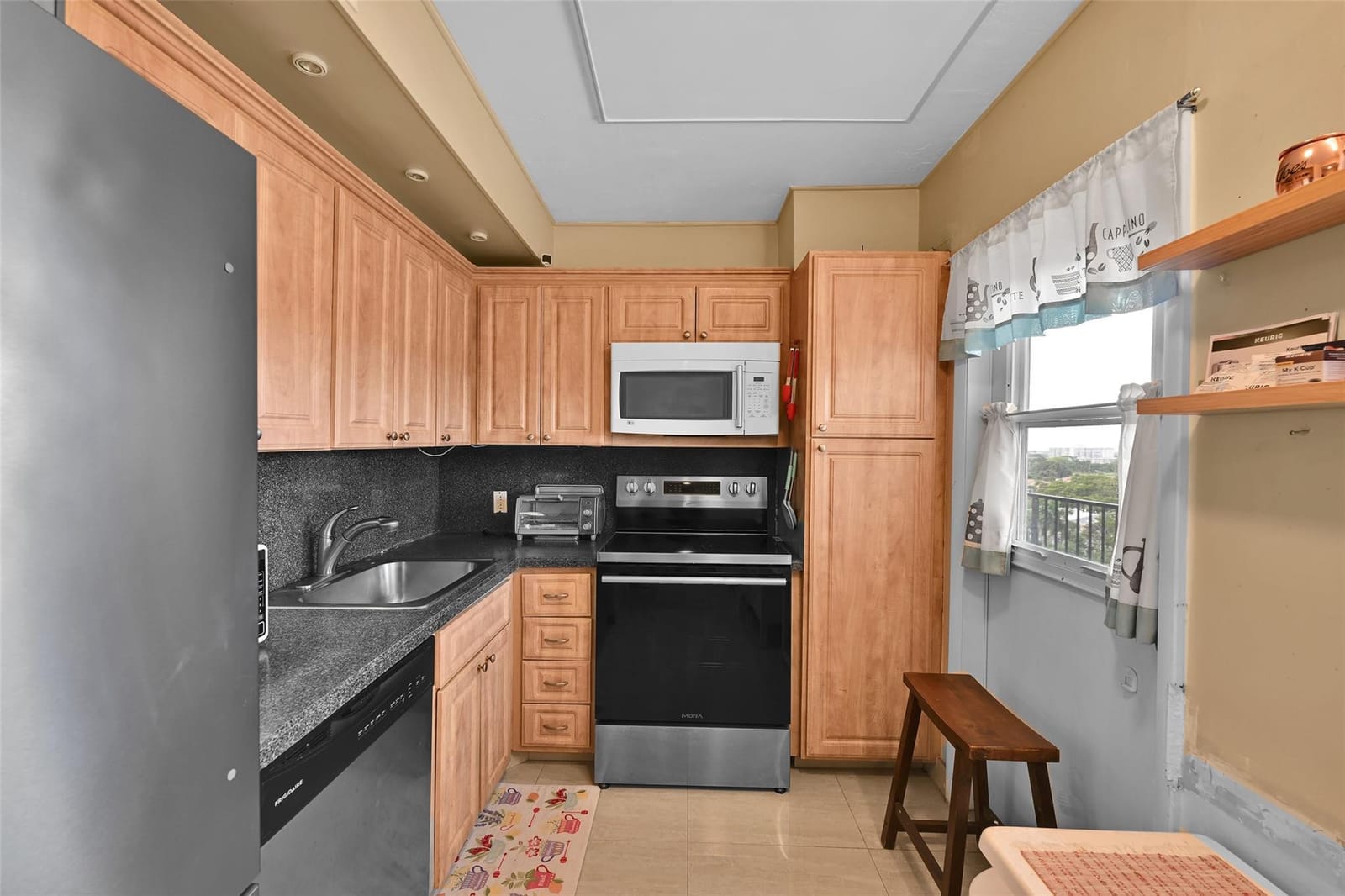 3050 N Palm Aire Drive 909 — photo 10