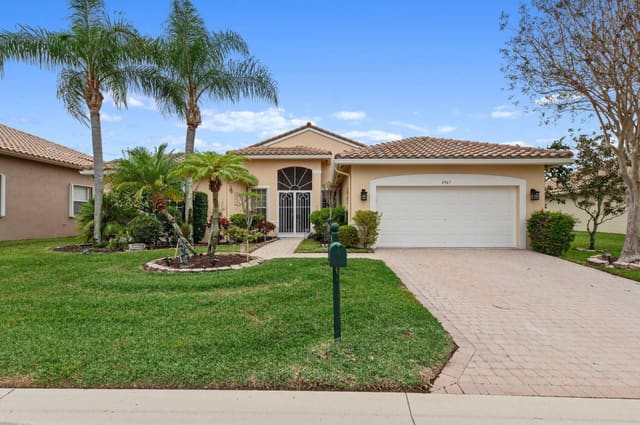 8967 Diamonte Drive, sold in Ponte Vecchio, Boynton Beach, FL