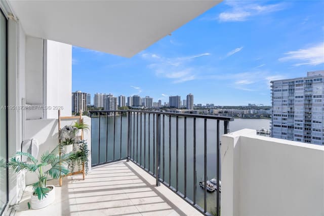 2780 NE 183rd Street 1414, Aventura, FL 33160