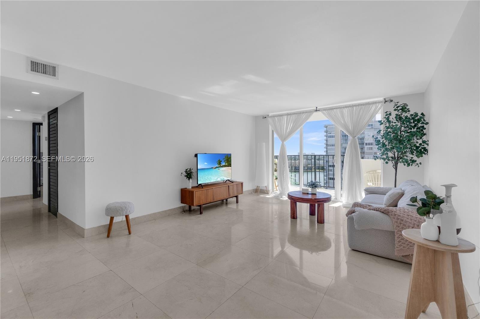 2780 NE 183rd Street 1414, Aventura, FL 33160 photo 3
