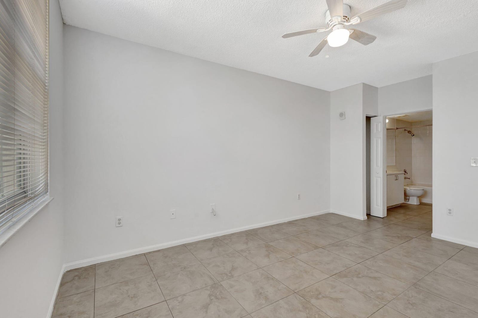 720 S Sapodilla Avenue 303, West Palm Beach, FL 33401 photo 13