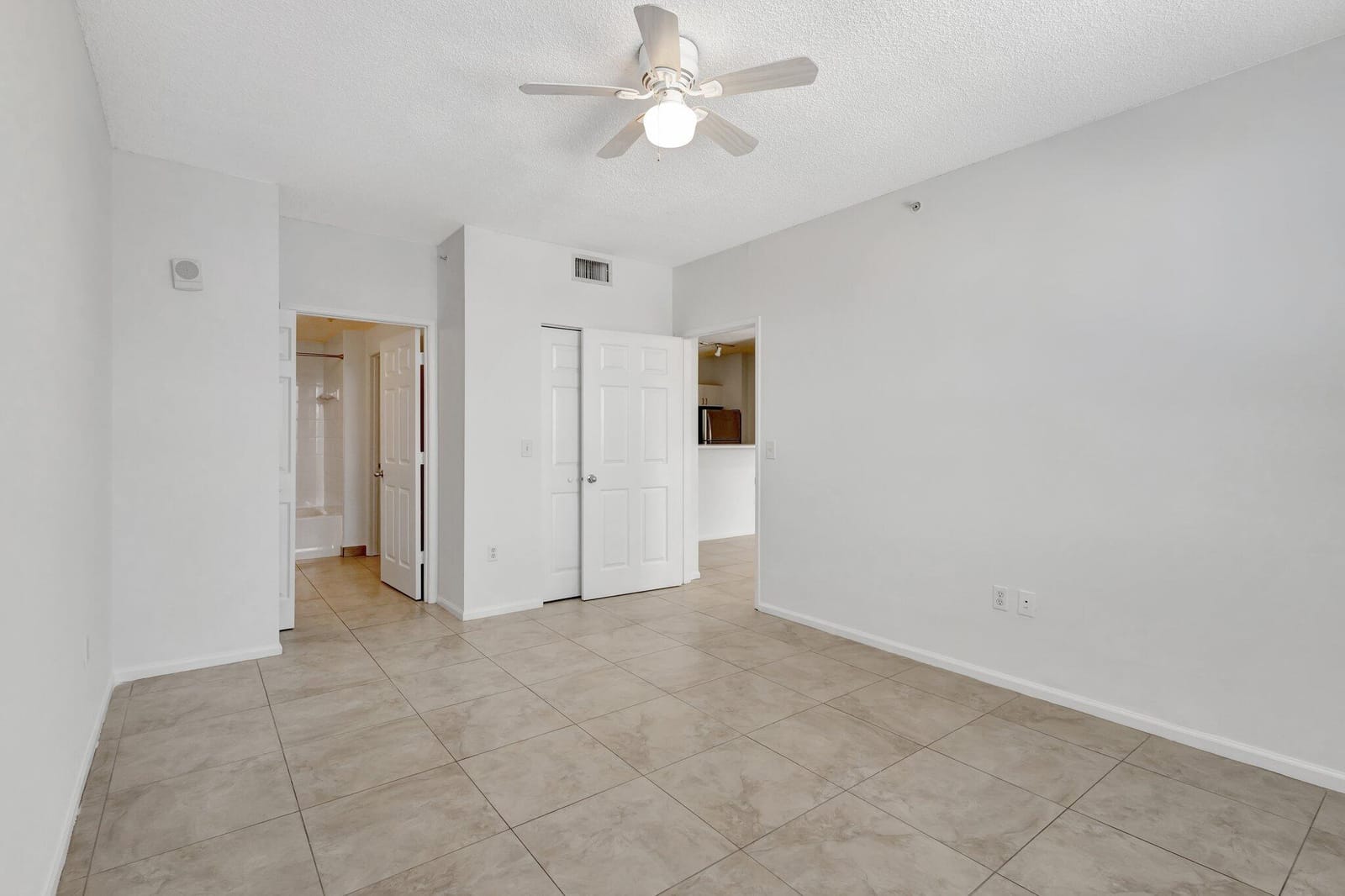 720 S Sapodilla Avenue 303, West Palm Beach, FL 33401 photo 14
