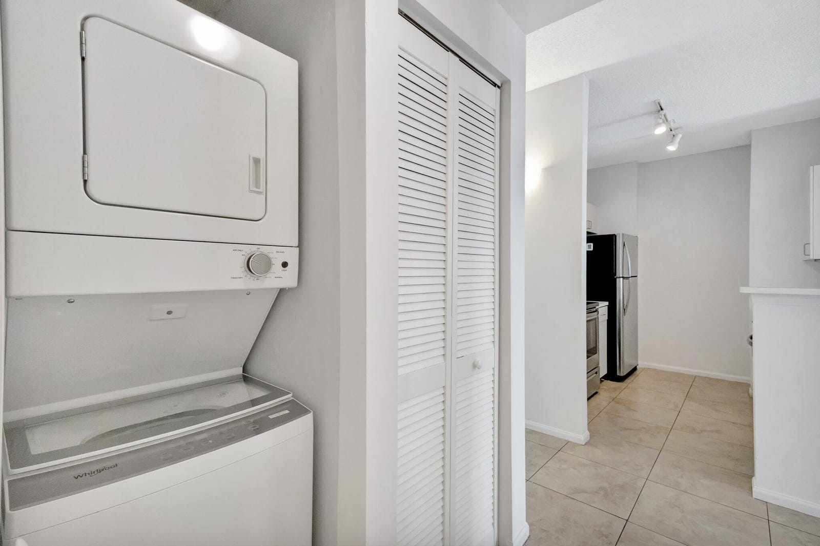 720 S Sapodilla Avenue 303, West Palm Beach, FL 33401 photo 16