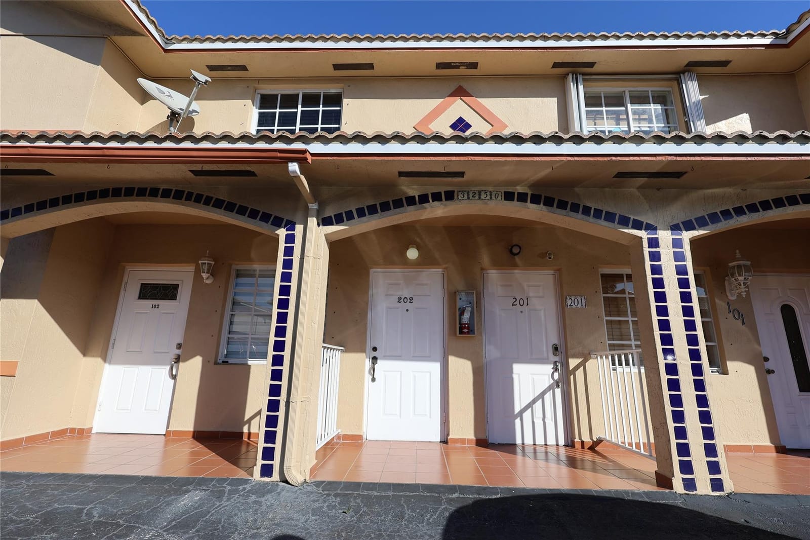 3250 W 70th Street 202, Hialeah, FL 33018