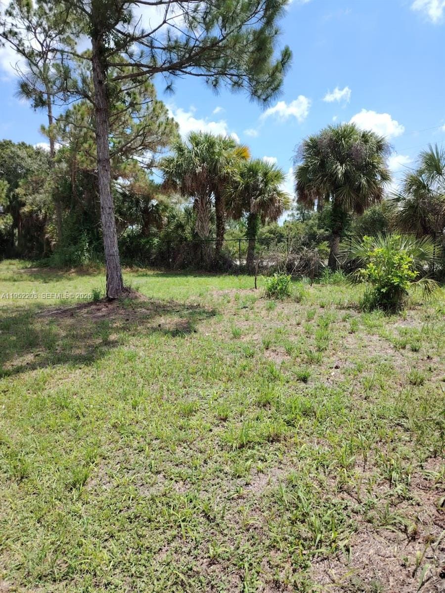 615 621 Hunting Club Avenue — photo 4