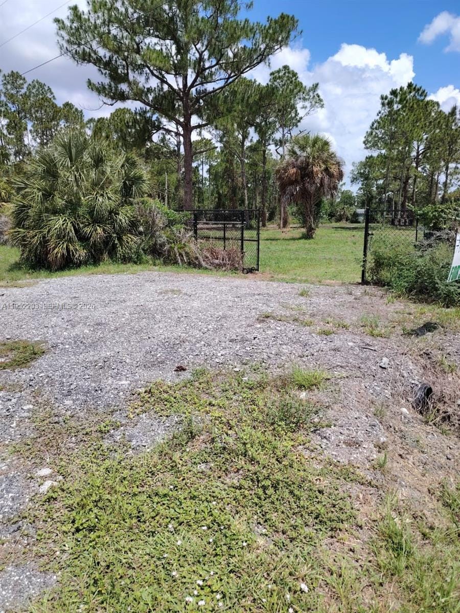 615 621 Hunting Club Avenue — photo 5