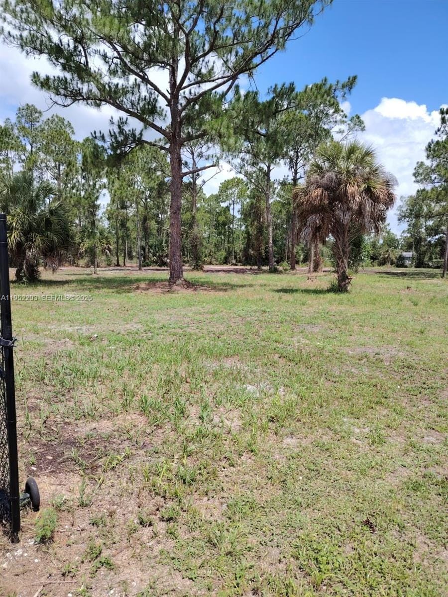 615 621 Hunting Club Avenue — photo 7