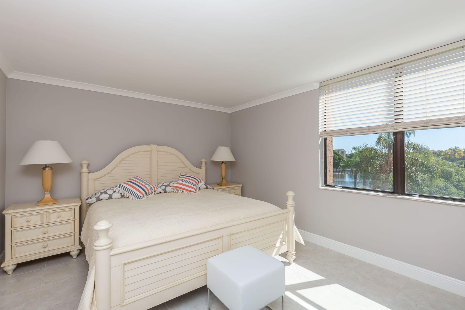 2455 Lindell Boulevard 3304 — photo 12