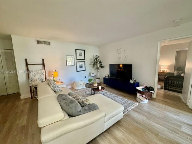 8810 SW 123rd Court M202, sold in Kenland Bend North Condo, Miami, FL