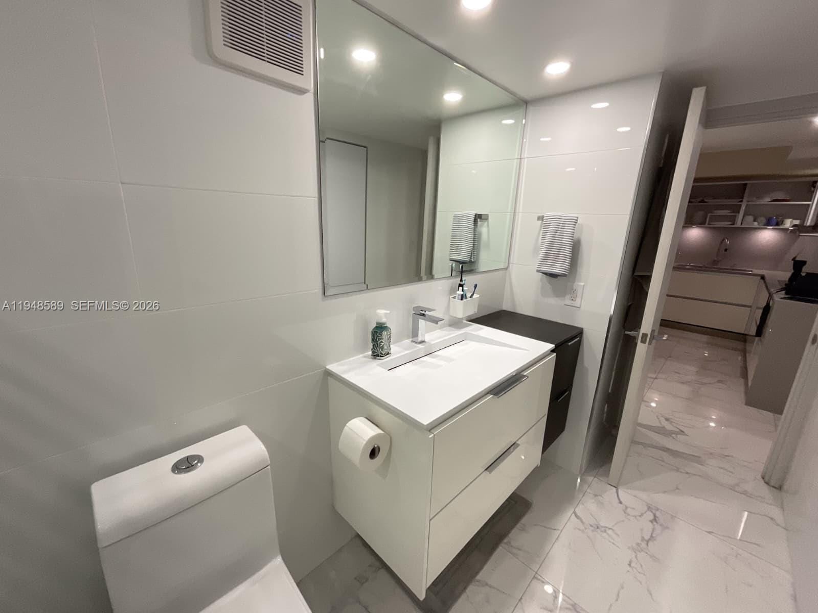 1301 NE Miami Gardens Drive 501W — photo 12