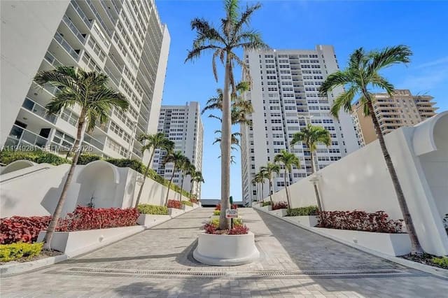 1904 S Ocean Drive 808, sold in La Mer Estates South Cond, Hallandale Beach, FL