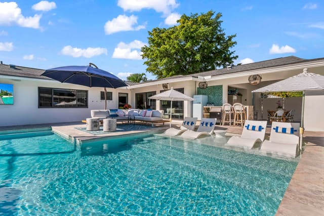 518 SW 28th Avenue, sold in Seacrest Hills, Boynton Beach, FL