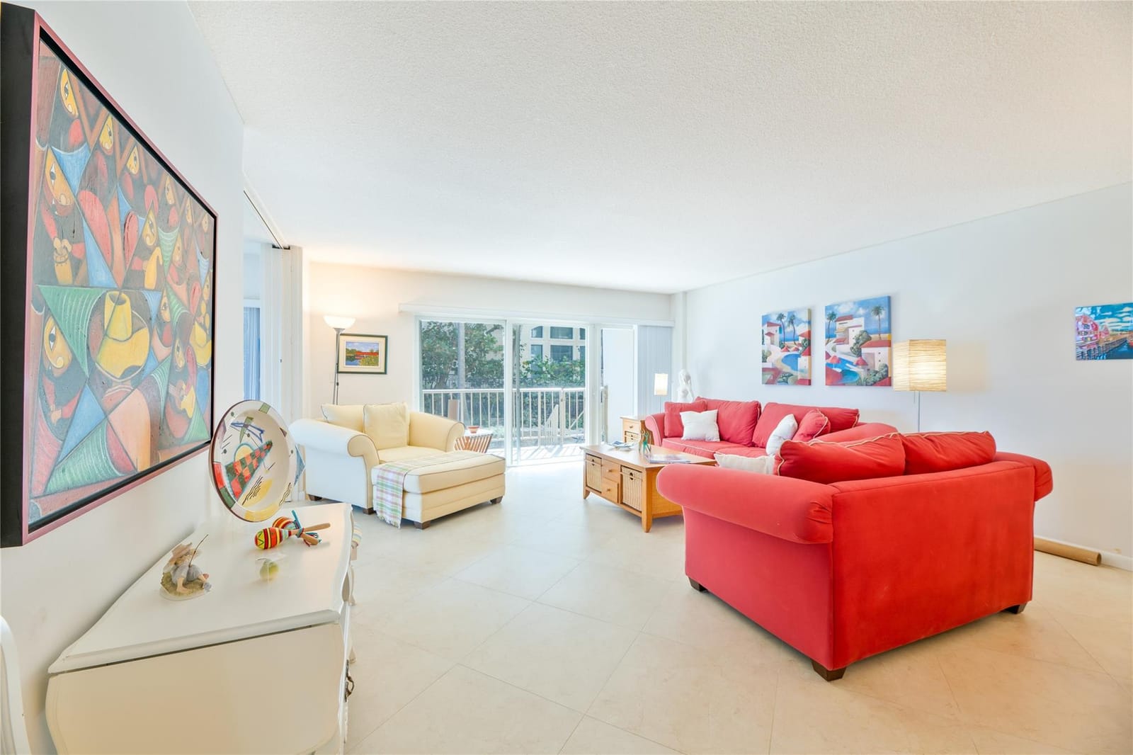 1021 Hillsboro Mile G1 — photo 11
