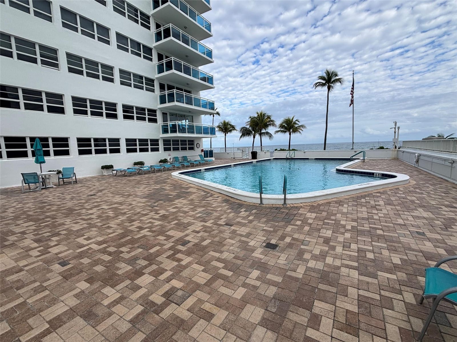 3430 Galt Ocean Drive 102 — photo 2