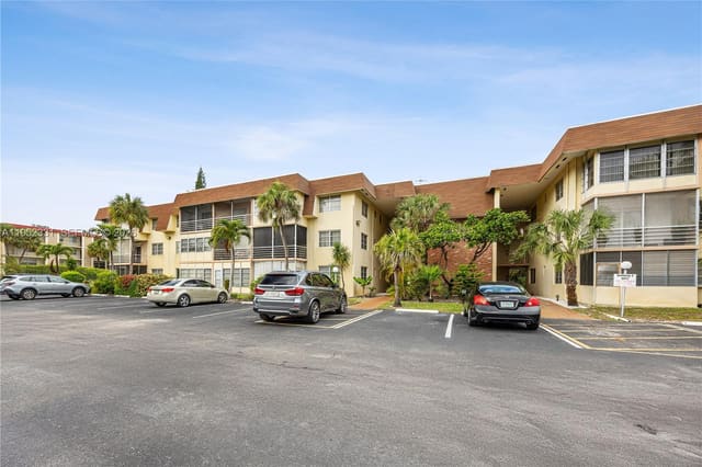 3071 NW 47th Terrace 323, sold in Lauderdale Oaks, Lauderdale Lakes, FL