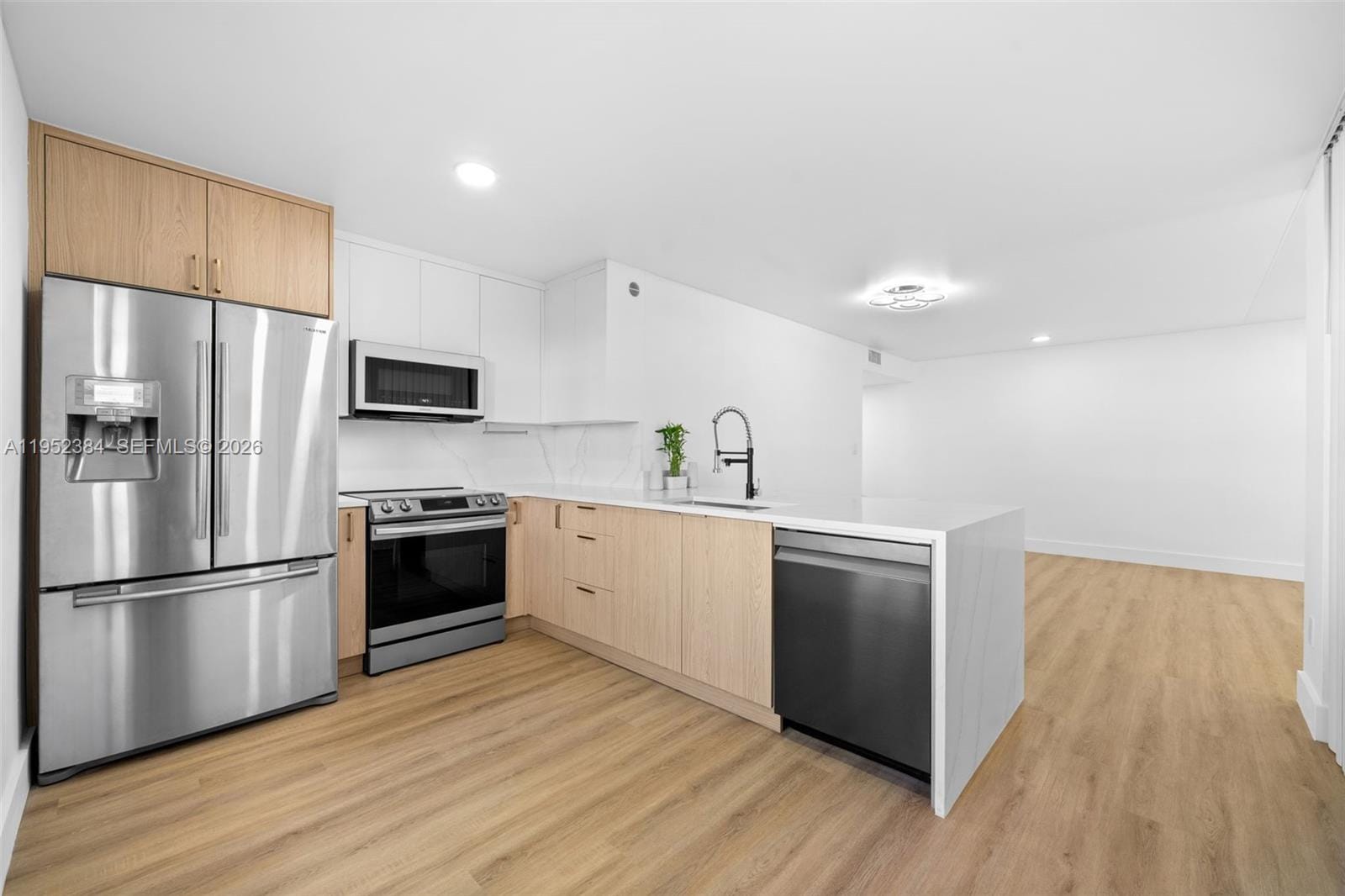 3545 Magellan Circle 3515, Aventura, FL 33180 photo 8