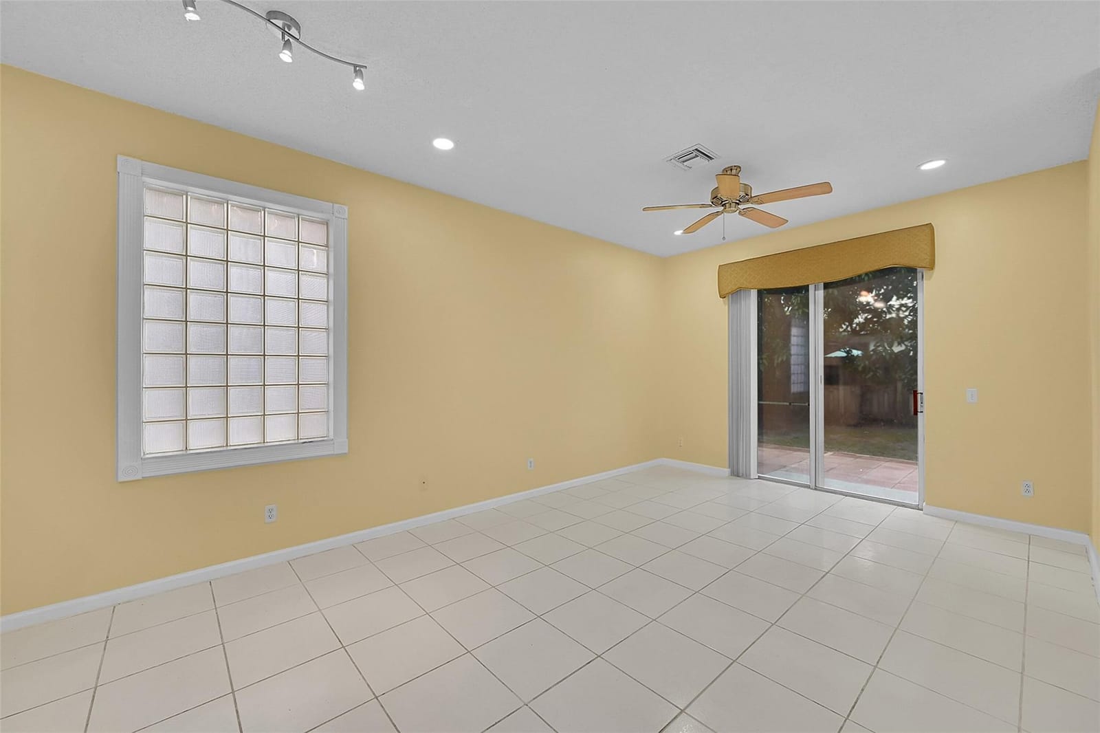 160 NW 97th Terrace — photo 8