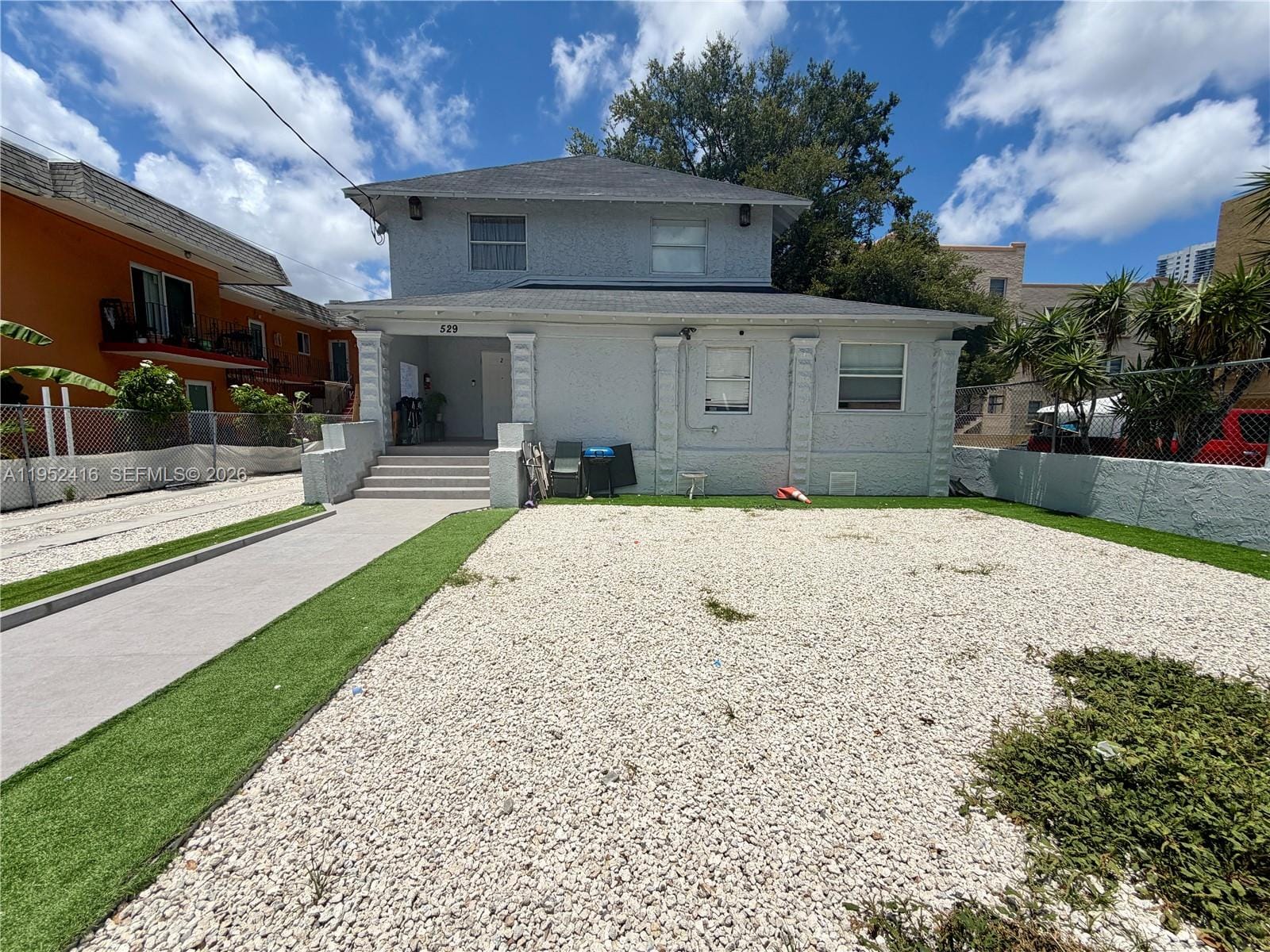 529 SW 3rd Street — photo 2