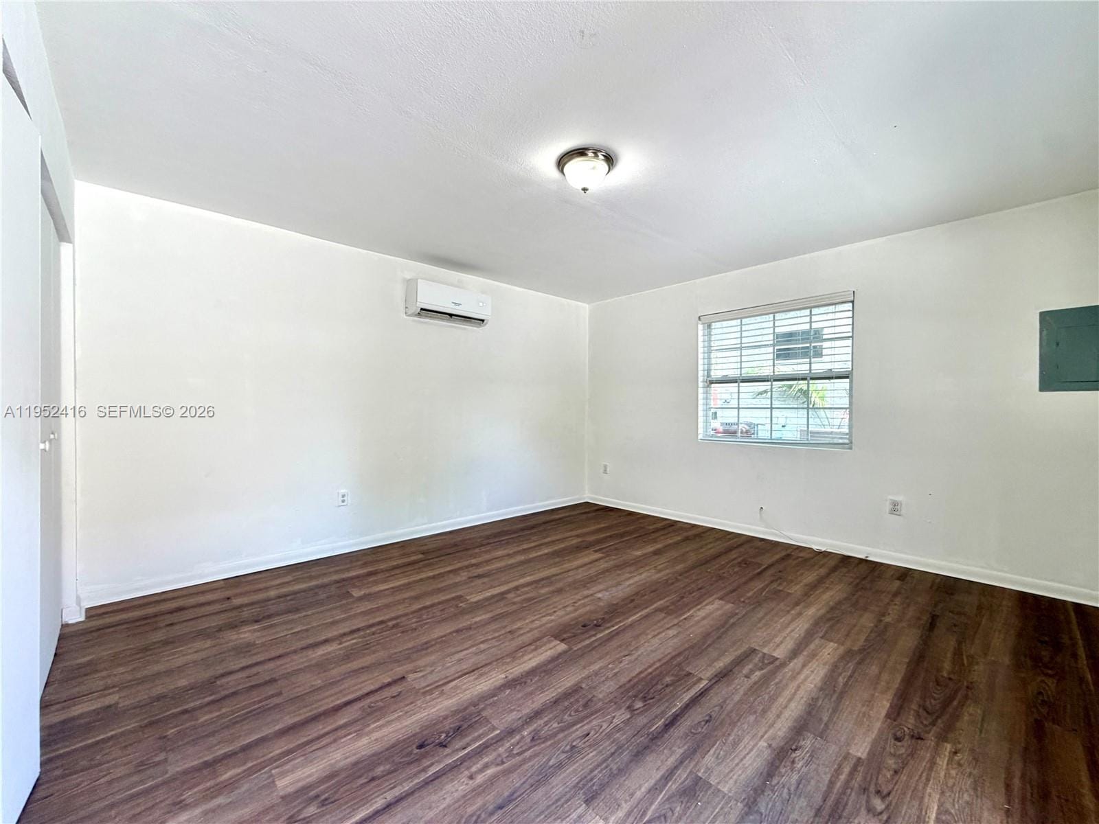 529 SW 3rd Street — photo 9