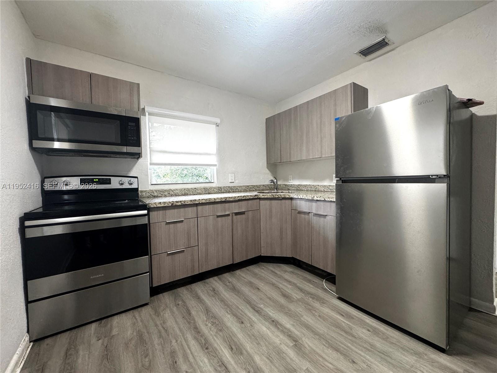 529 SW 3rd Street — photo 10