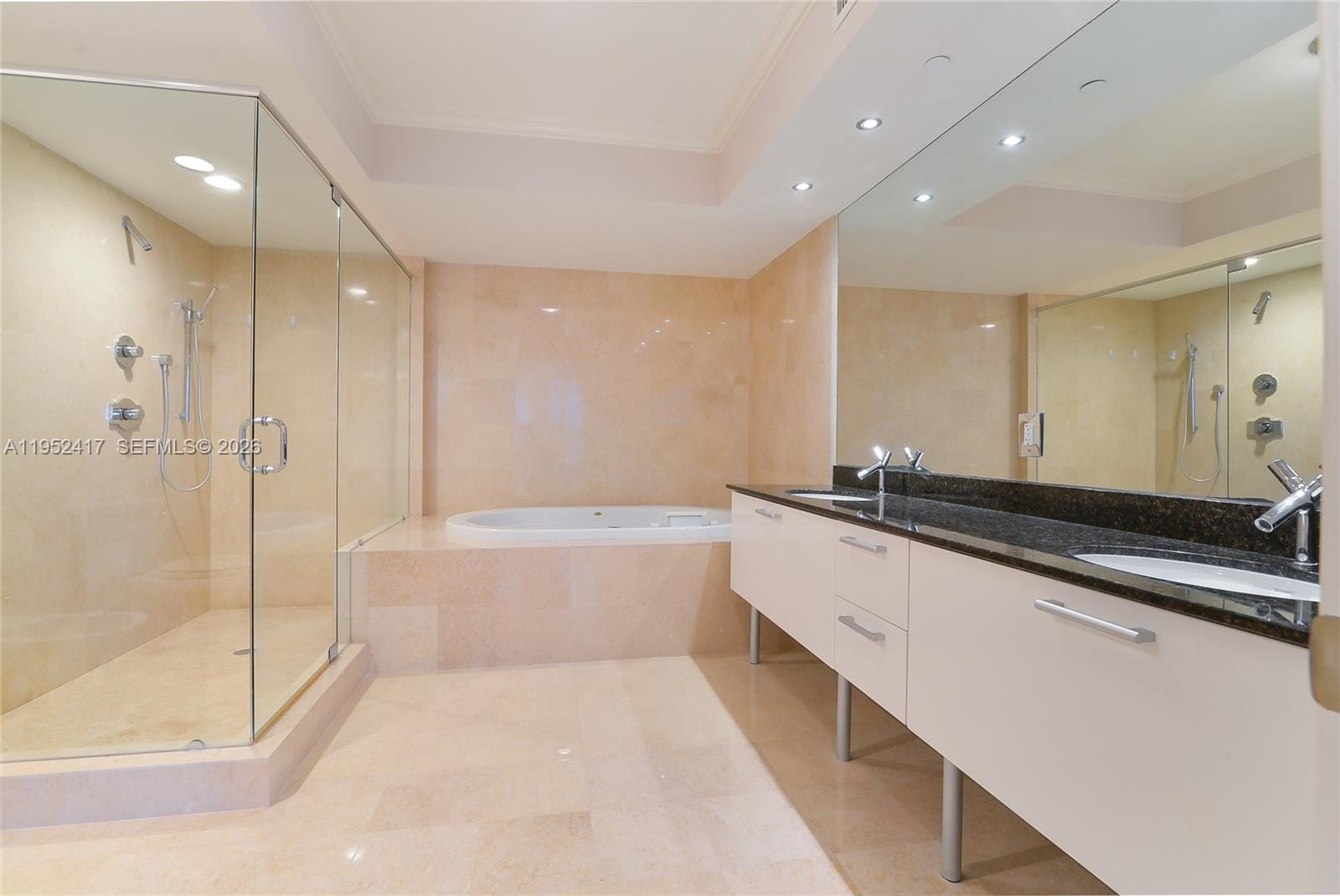 17201 Collins Ave+den 1403 — photo 11