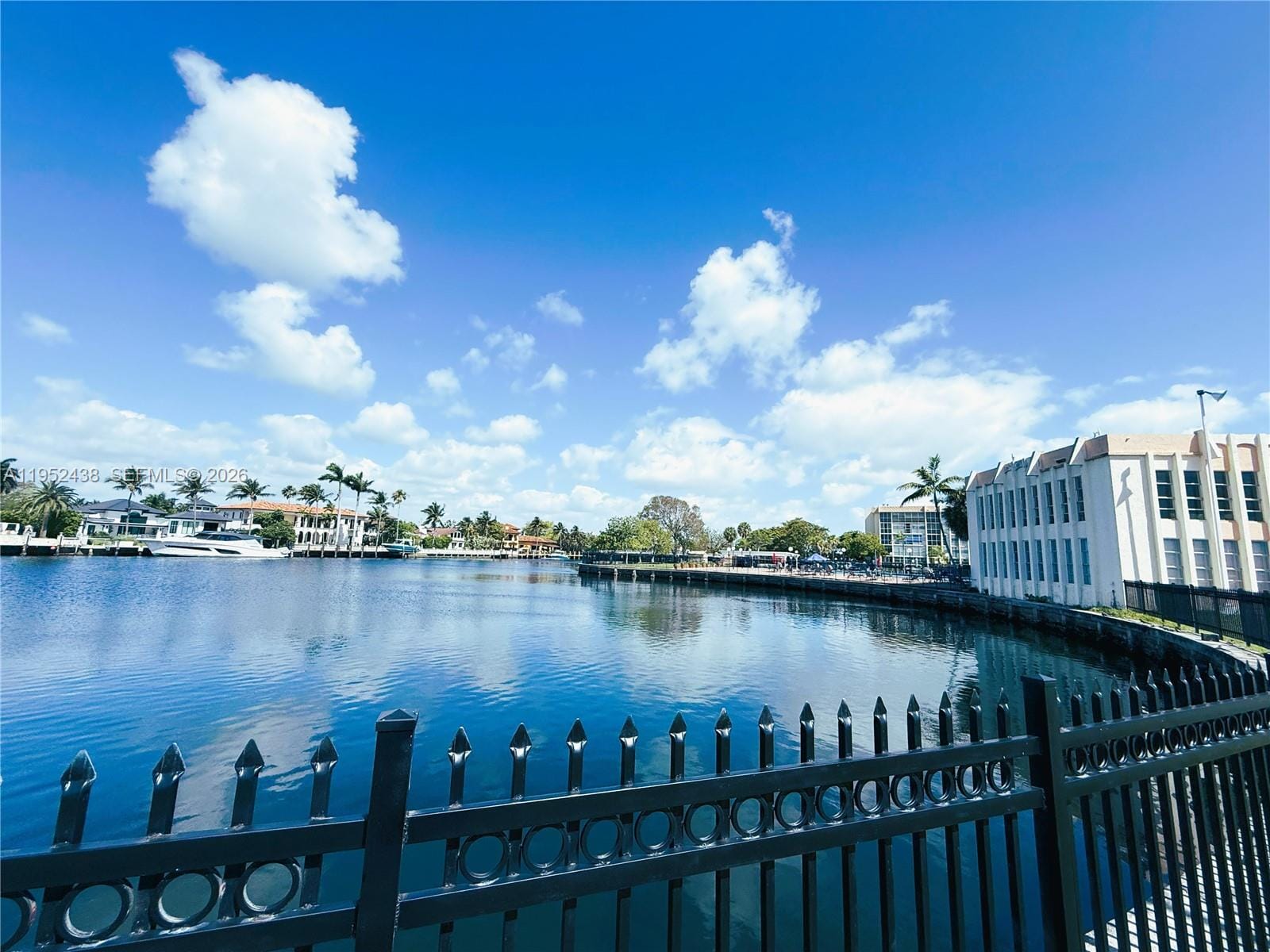 2101 Atlantic Shores Boulevard 120 — photo 12