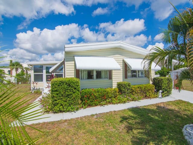 196 NE Emerald Drive, Jensen Beach, FL 34957