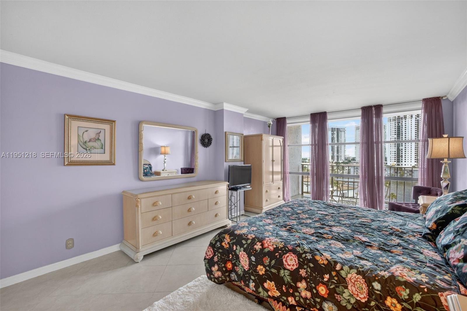 1000 Parkview Drive 806 — photo 4