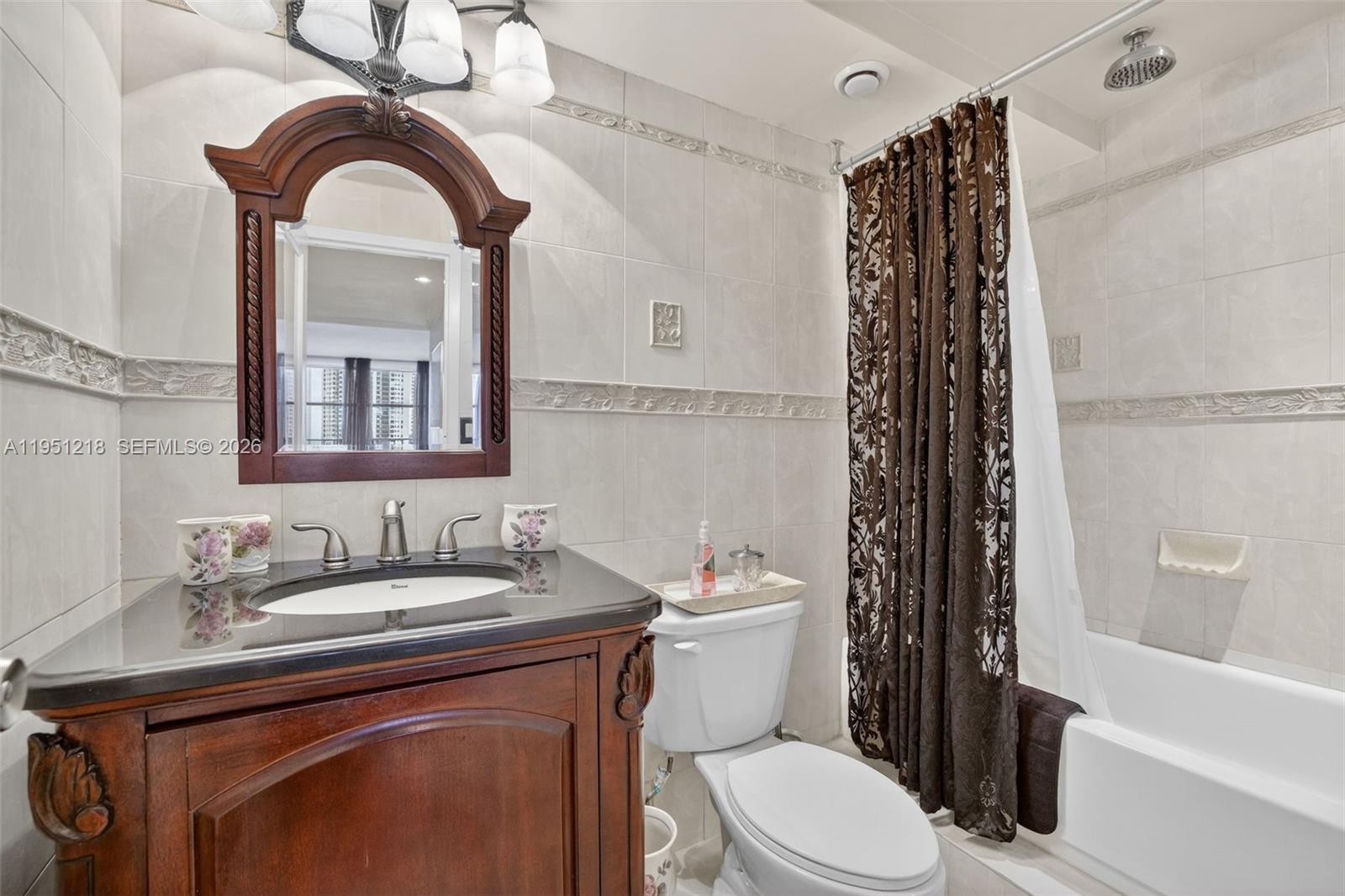 1000 Parkview Drive 806 — photo 5