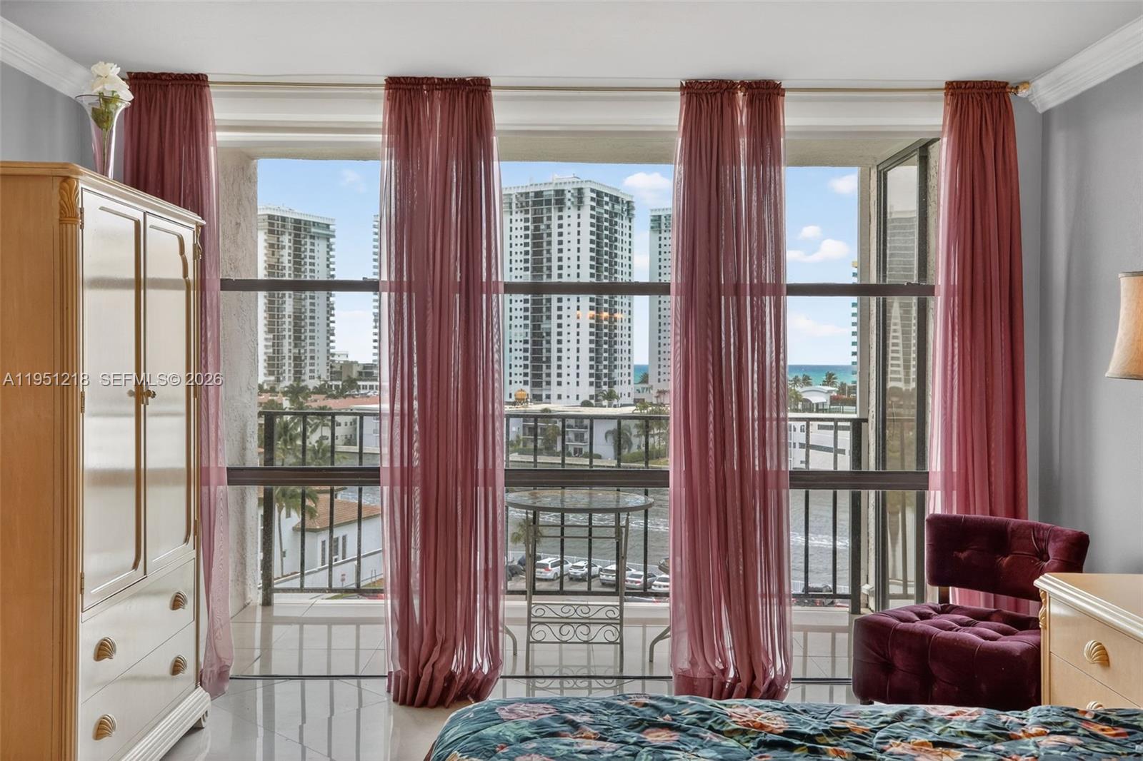 1000 Parkview Drive 806 — photo 7