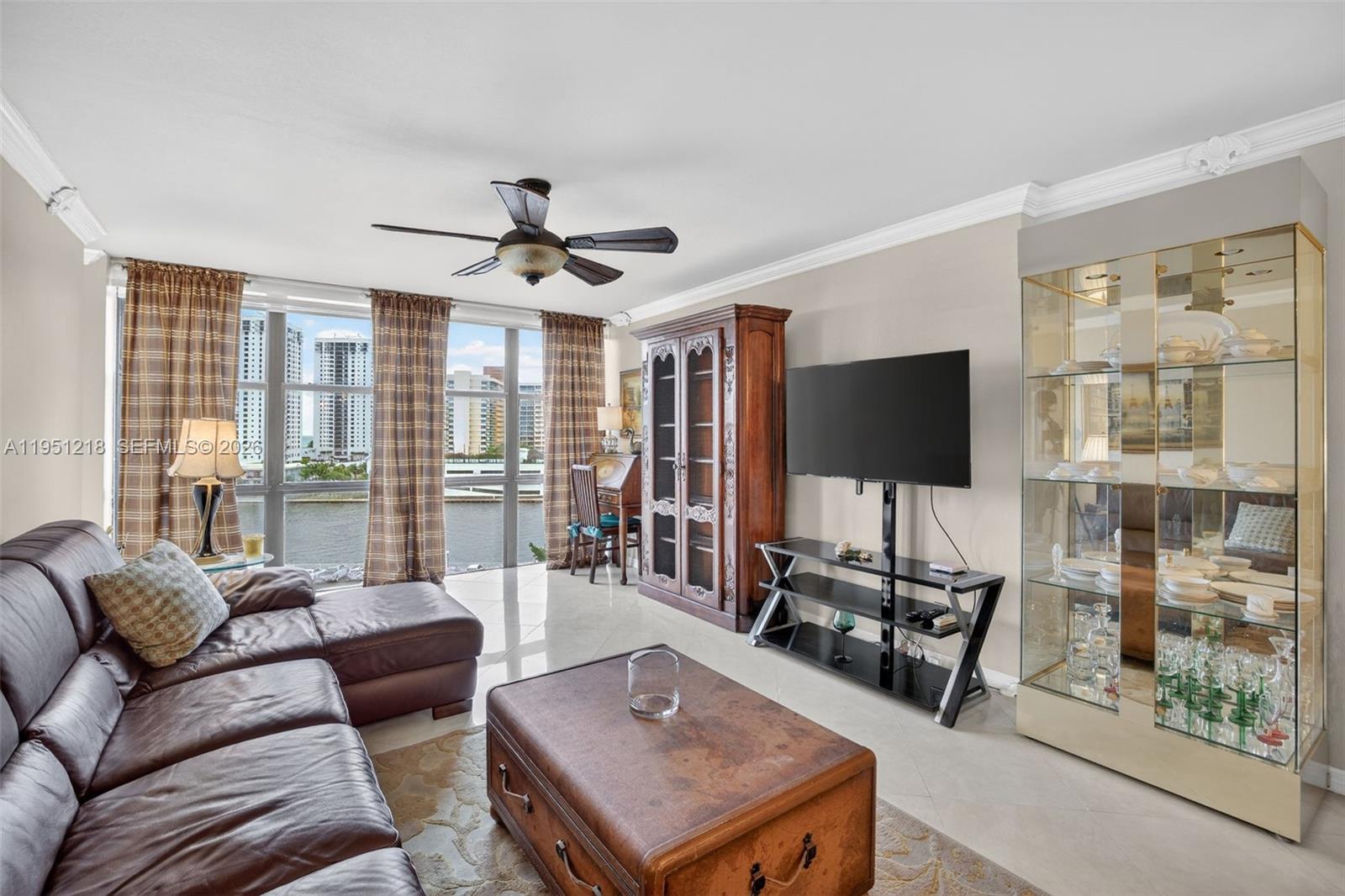 1000 Parkview Drive 806 — photo 8