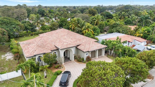 14781 S River Drive, sold in Bisc Gardens Sec F Pt 1, Miami, FL