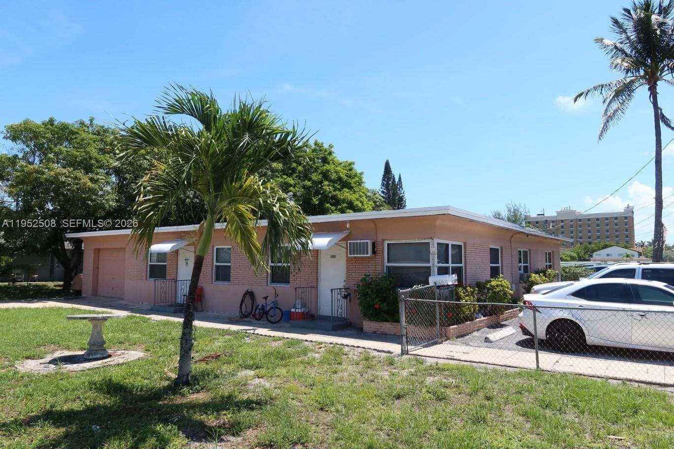 205 SE 10th Street, Hallandale Beach, FL 33009 photo 7