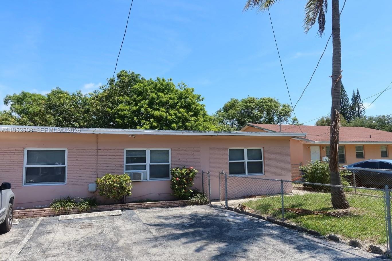 205 SE 10th Street, Hallandale Beach, FL 33009 photo 9