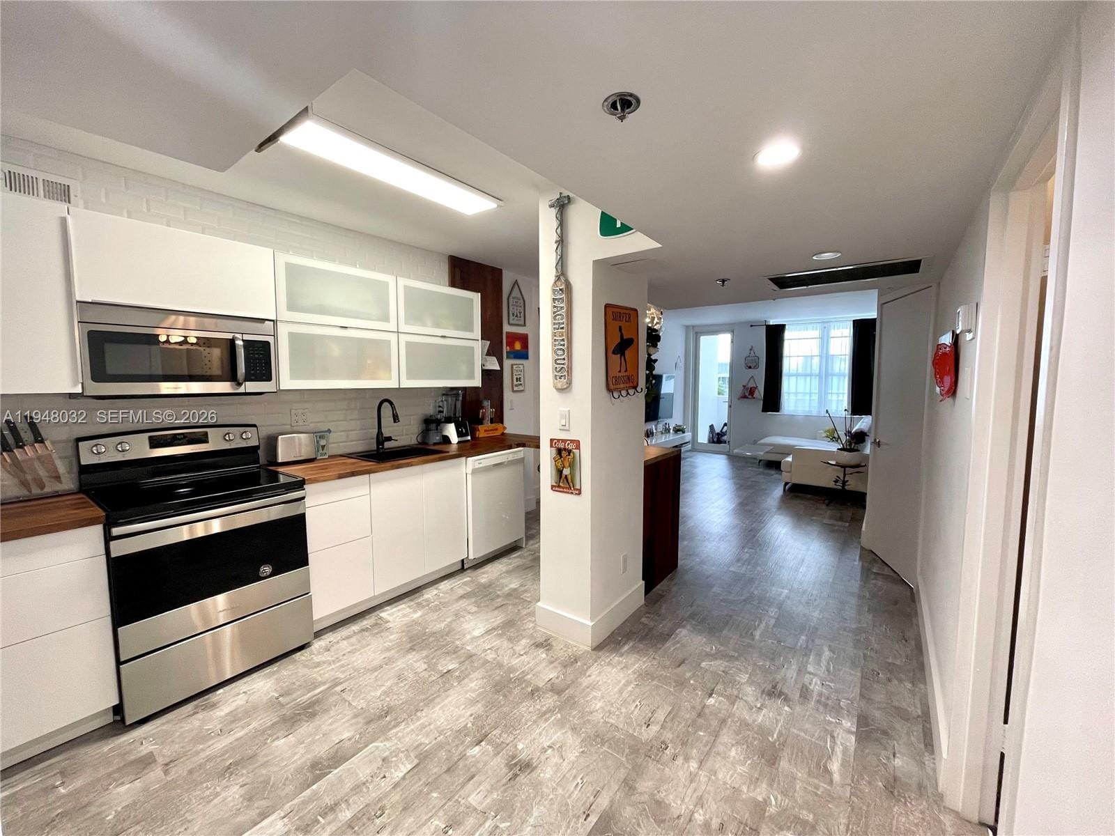 100 Lincoln Road 518, Miami Beach, FL 33139 photo 2