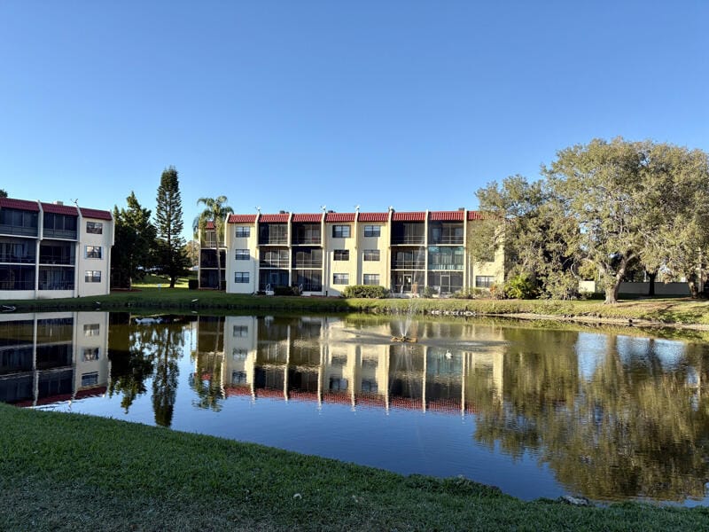 2050 Oleander Boulevard 2-205, Fort Pierce, FL 34950 photo 12